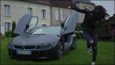 Qui a fait un clip avec une chanson s'intitulant "Quand je dab" ?
