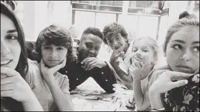 Un des Kids a inventé une musique avec un membre de sa famille, comment s'appelle cette chanson ?