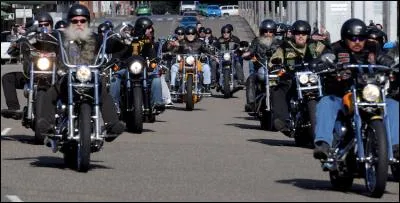 Sécurité routière : le port du casque n'est pas obligatoire dans certains États des États-Unis.