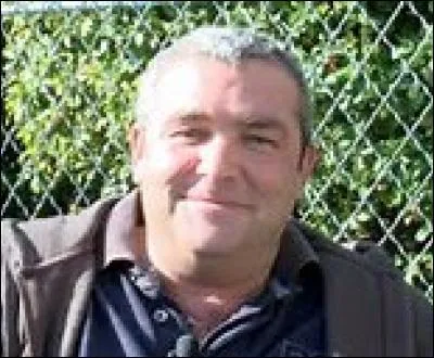 Quelle matière enseigne Jean-Pierre au lycée ?