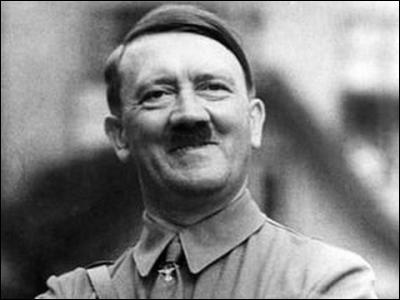 Adolf Hitler n'avait qu'un seul testicule.