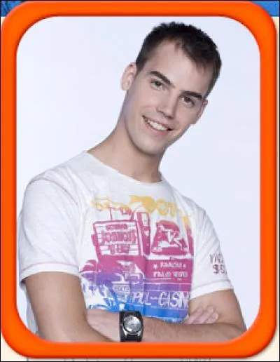 Quel est le sport favori de Simon ?