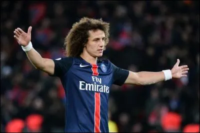 Comment s'appelle ce défenseur ?