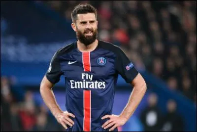 Quel est le nom de ce milieu de terrain ?