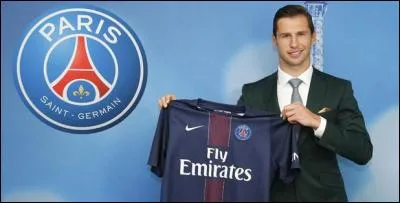 Comment s'appelle ce milieu de terrain ?