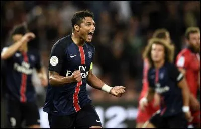 Comment s'appelle ce défenseur ?