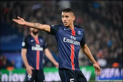 Comment s'appelle ce défenseur ?