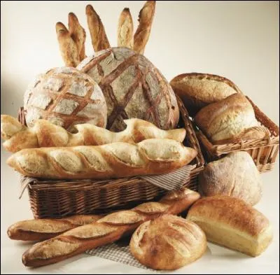 Selon une étude du Crédo, en 2014, les Français consommaient _____ grammes de pain par jour.