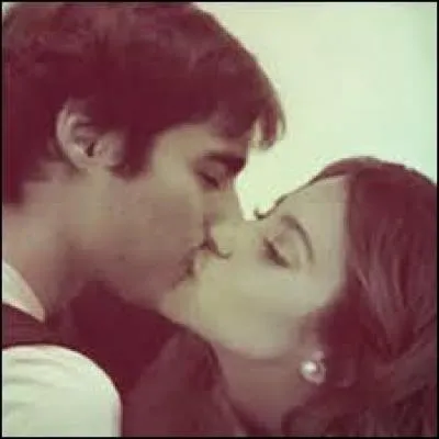 Dans la saison 3, Violetta et Leon sortiront tout le temps ensemble.