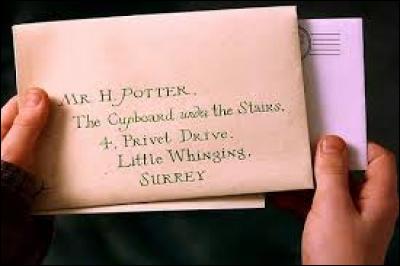 À quel âge Harry reçoit-il sa lettre ? (Il a pu la lire.)