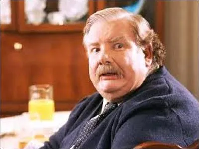 Le jour où Harry demande à son oncle de l'amener à King's Cross, que lui répond Vernon Dursley ?