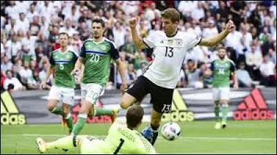 Quel joueur a marqué le but contre l'Irlande du Nord lors du match où les allemands sont sortis gagnants sous un score de 1-0 ?