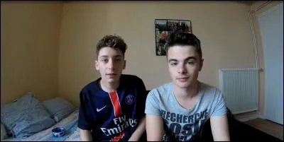 Qui fait des vidéos avec lui ?