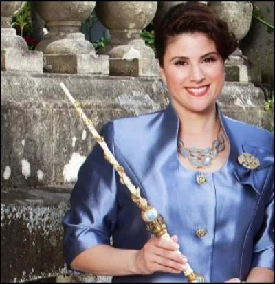 La fille de la bonne fée de Cendrillon est :