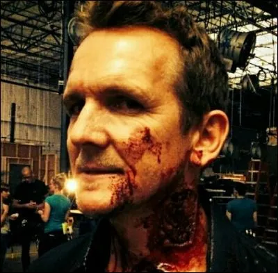 Qui est-ce, et de qui est-il le père ?