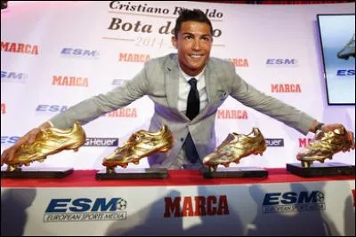 Cristiano Ronaldo est le seul joueur à avoir remporté le Soulier d'or européen à quatre reprises.