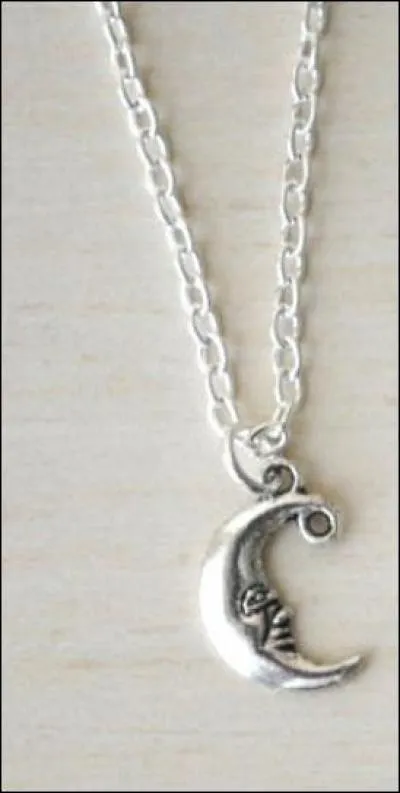 A qui est ce pendentif ?