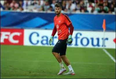 Qui est ce gardien évoluant au Stade Rennais ?