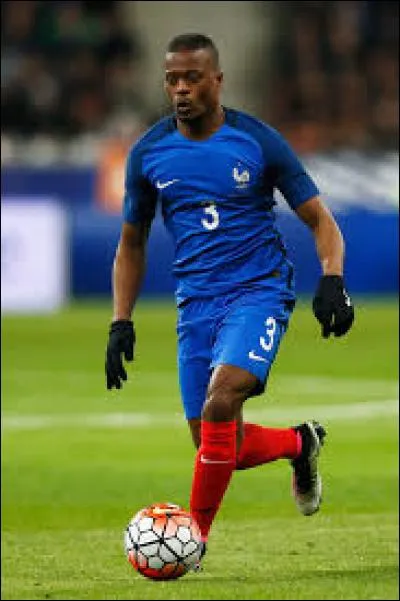 Doyen de cette équipe de France, mais aussi un joueur de la Juventus. Qui est-il ?