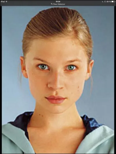 Dans le 6, quand Harry, Ron et Hermione suivent Drago et sa petite maman, ils voient un homme un peu flippant qui...