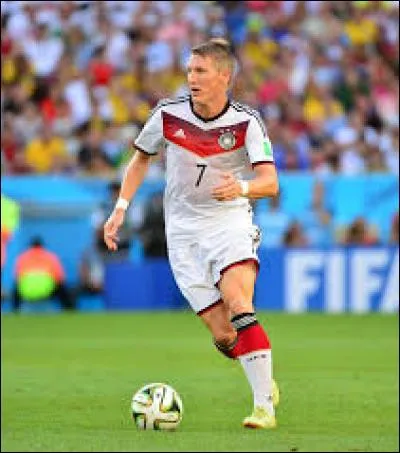 Avec quelle célèbre joueuse de tennis Bastian Schweinsteiger est-il en couple ?