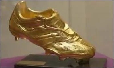 Lequel de ces joueurs termine meilleur buteur de la compétition avec 6 buts ?