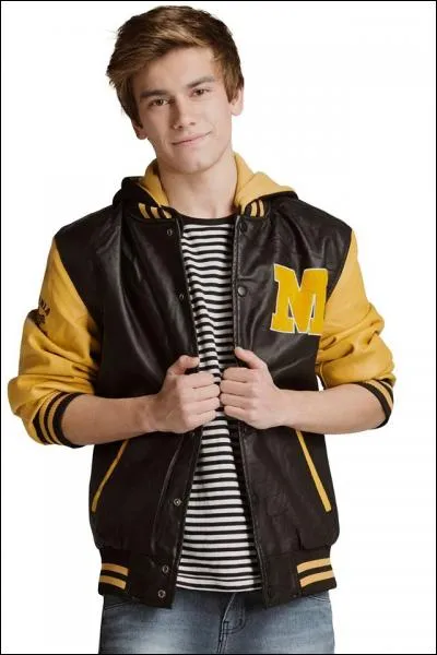 Quel personnage joue Agustín Bernasconi ?