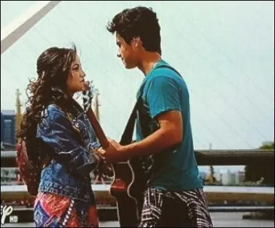 Dans quelle chanson Simón avoue-t-il ses sentiments à Luna ?