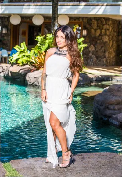 Quel est le titre de la chanson qu'elle a chantée après avoir fait un clip ?