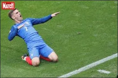 Ce nombre de buts fait de lui...