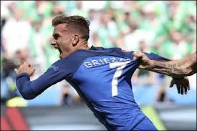 Lors des demi-finales tant redoutés par les français, Griezmann, homme du match, encore une fois, nous fait un doublé face aux champions du monde les...