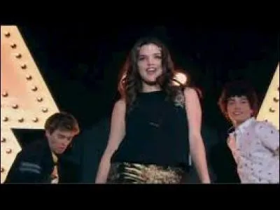 Quelle chanson Ramiro, Jim, Yam, Delfina et Gastón ont-ils chanté lors du dernier open ?