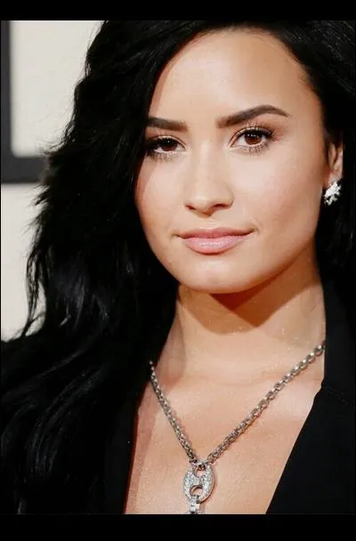 Combien a-t-elle eu de couleurs de cheveux ?