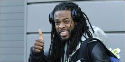 Dans quelle équipe évolue Richard Sherman, l'un des meilleurs cornerbacks en défense au football américain ?