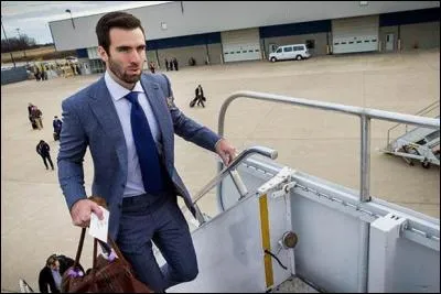 Dans quelle équipe évolue le quarterback Joe Flacco ?