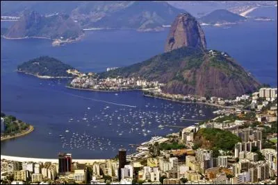 Quelle ville abrite Fluminense et la baie de Guanabara ?