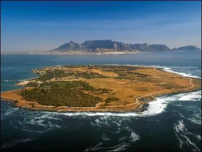 Quelle ville abrite l'Ajax et Robben Island ?