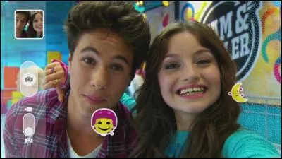 Pour lui annoncer ses sentiments, quelle chanson Simón a-t-il écrit pour Luna ?