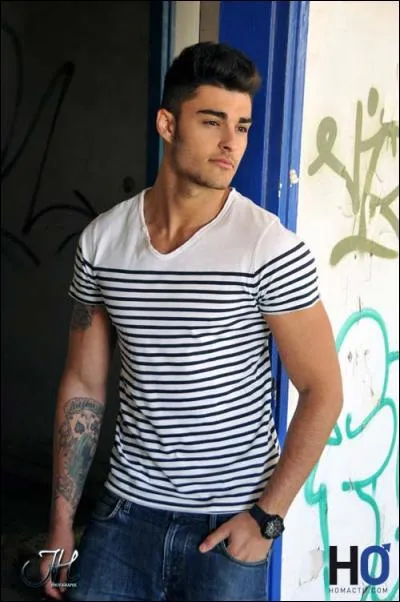 M est une taille dans l'habillement.