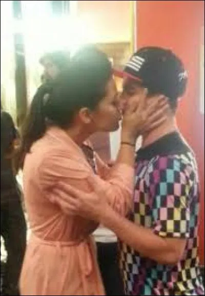 Pourquoi Maxi a eu l'idée d'embrasser Nata ?