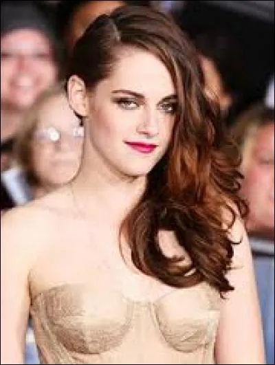 Quel est le deuxième nom de Kristen Stewart, actrice qui joue le rôle de Bella ?