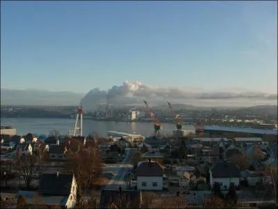 Elle est une ville au sud de Oslo :