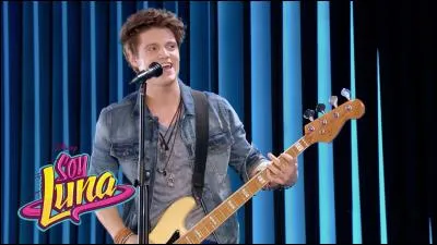 Comment s'appelle le groupe qui est constitué de Simon, Nico et Pedro ?