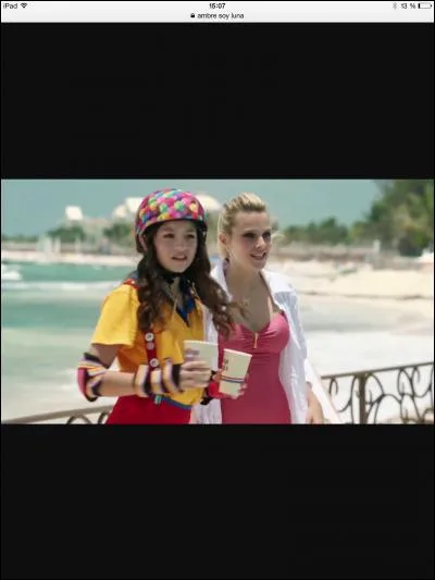 Dans quelle épisode, fait-elle tomber Luna dans la piscine ?