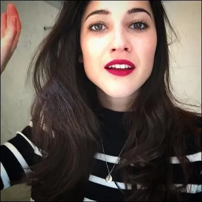 Dans quelle série joue-t-elle ?