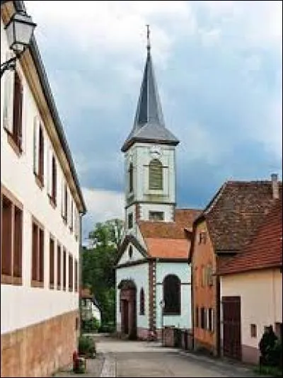 Commune Bas-Rhinoise dans le parc naturel r&eacute;gional des Vosges du Nord, Wingen se trouve dans la nouvelle r&eacute;gion ...