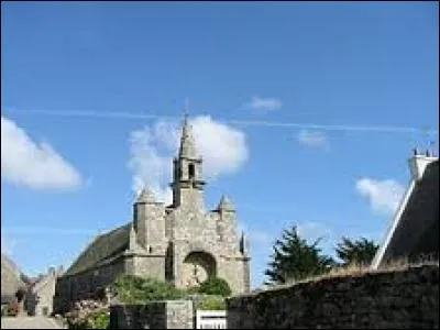 Voici la chapelle Notre-Dame-des-Fleurs &agrave; Plouharnel. Ville bretonne de l'arrondissement de Lorient, elle se situe dans le d&eacute;partement ...