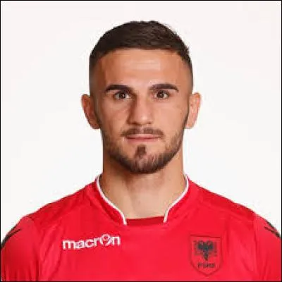 Comment cet albanais se nomme-t-il ?