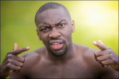 Pat est-il en couple ?