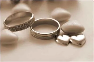 Complétez cette citation de Raymond Devos : "Quand nous nous sommes connus, ma femme et moi, nous étions tellement timides qu'on n'osait pas se regarder..."